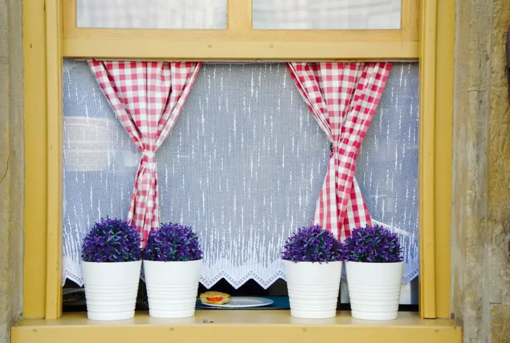 Café Curtains to Allow More Light In kitchen curtain ideas