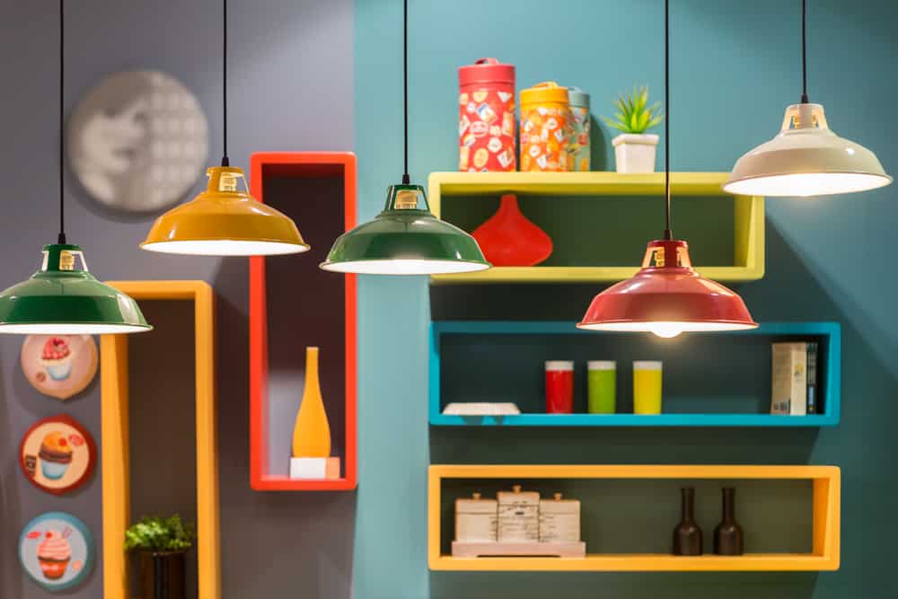 Contrasting Colors Kitchen Shelves