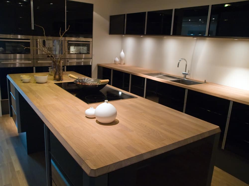 Minimalist Black and Wood kitchen cabinet ideas