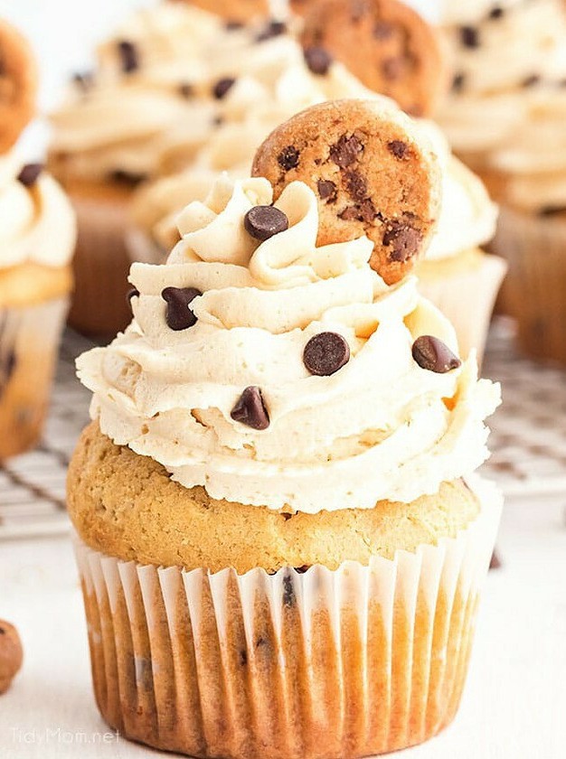 Chocolate Chip Cookie Dough Cupcakes
