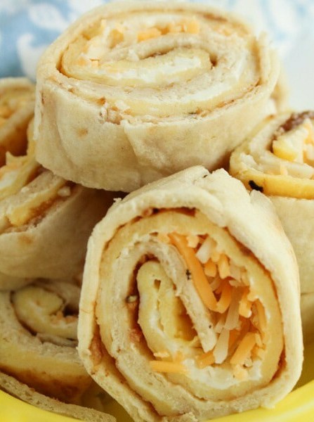 Breakfast Pinwheel Roll Ups