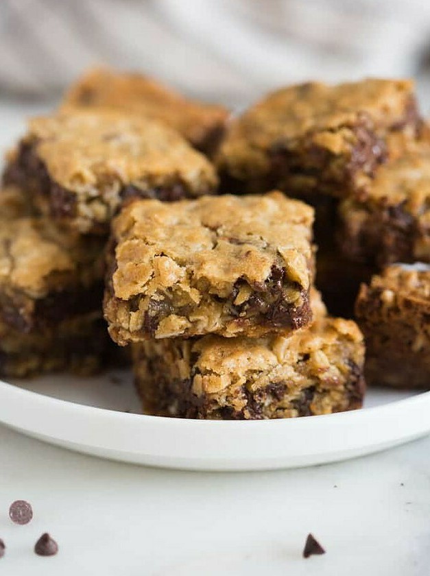 Oatmeal Chocolate Chip Cookie Bars