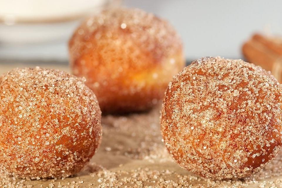 Air Fryer Cinnamon Sugar Donut Holes