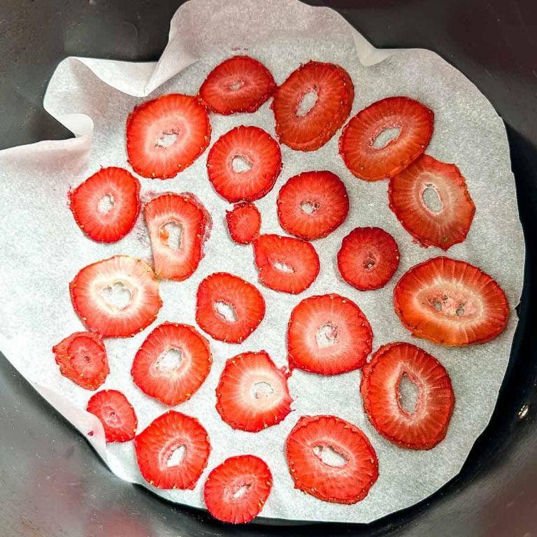 Air Fryer Dehydrator Strawberry Slices