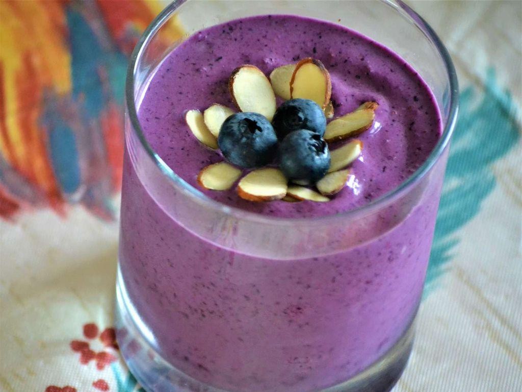 Almond and Berry Smoothie