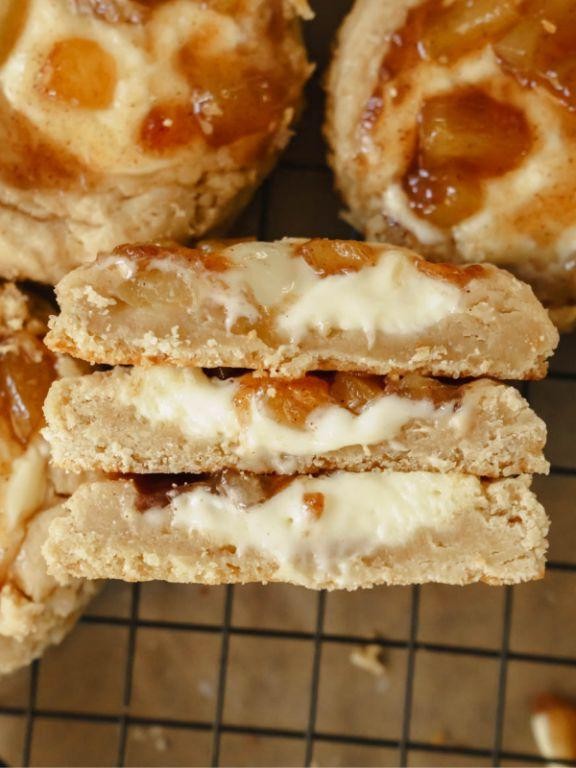 Apple Cinnamon Cream Cheese Cookies