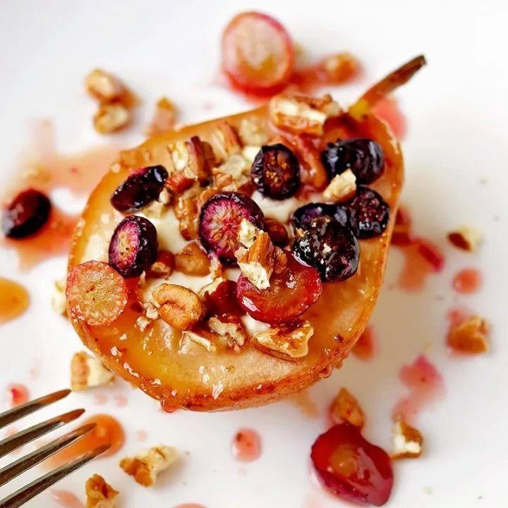 Baked Pears with Honey and Yogurt