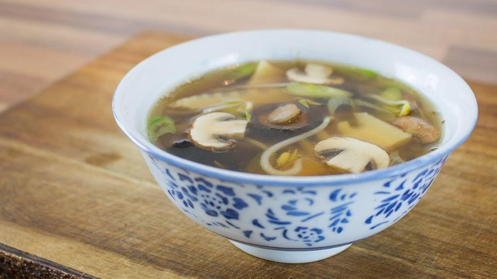 Bamboo Shoot Soup with Mushrooms