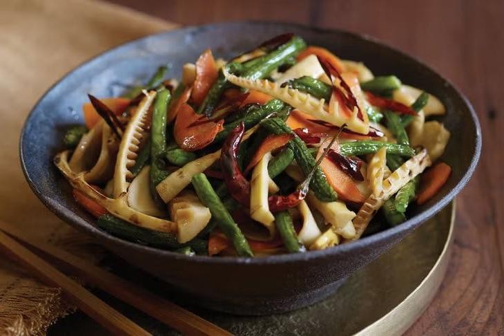 Bamboo Shoot and Vegetable Stir-Fry