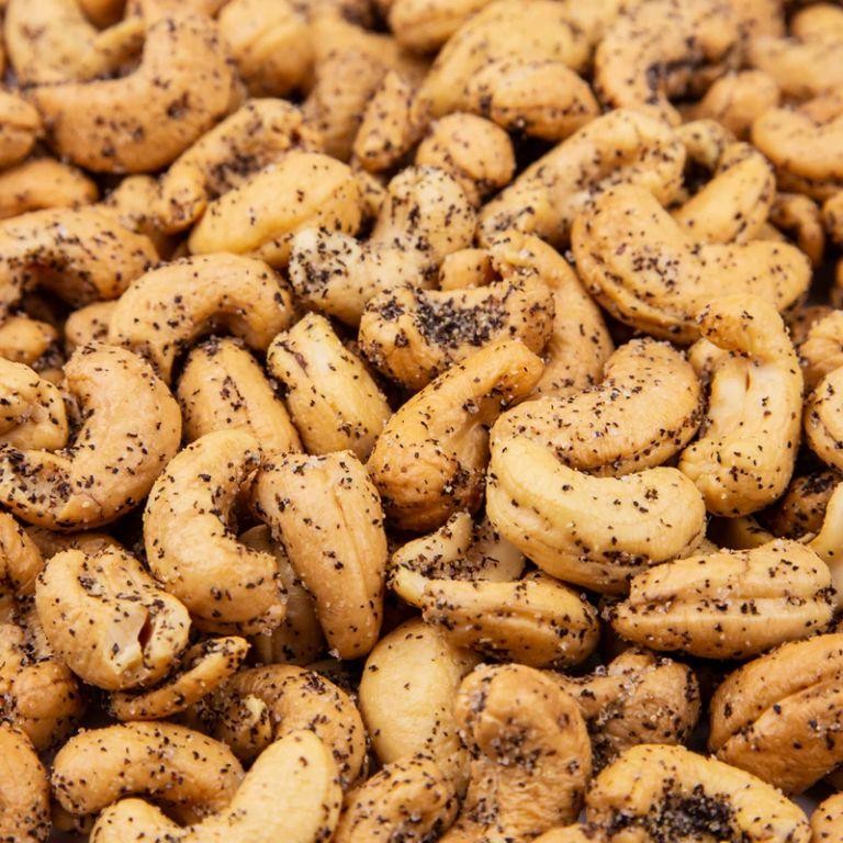 Black Pepper Roasted Cashews