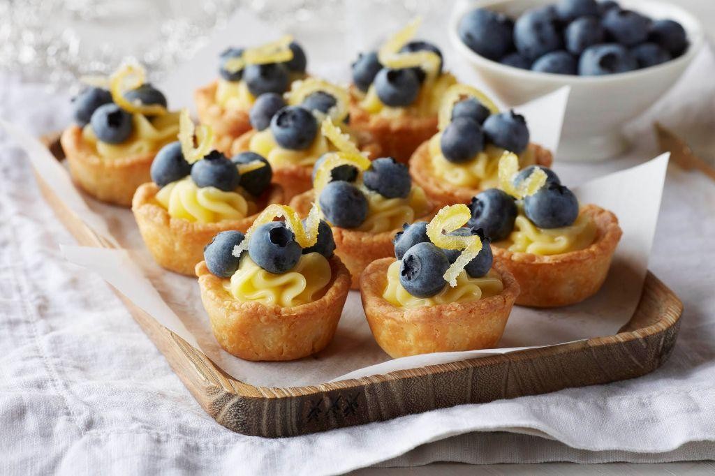 Blueberry and Lemon Curd Phyllo Shells