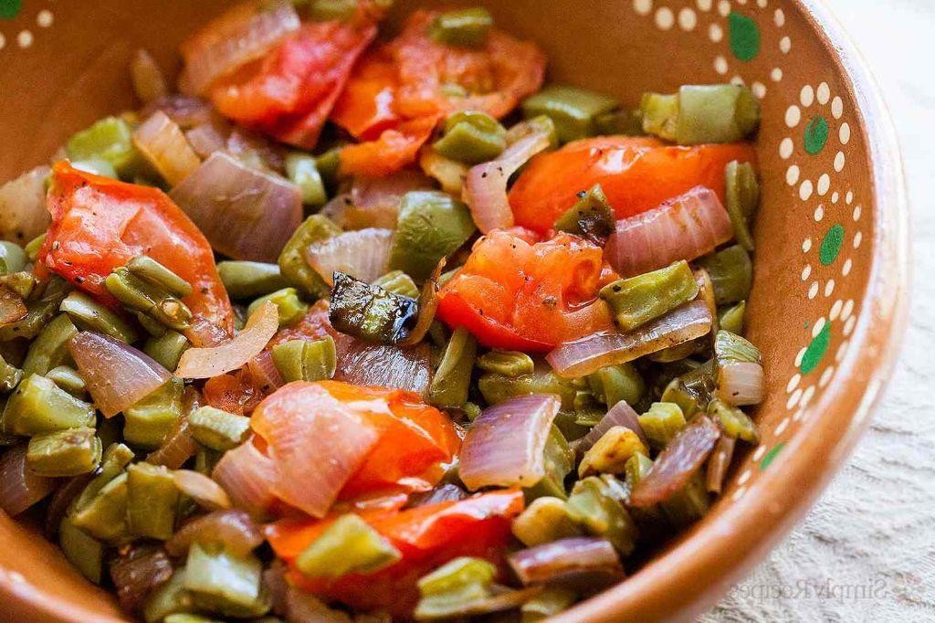 Braised Nopales with Tomatoes and Onions