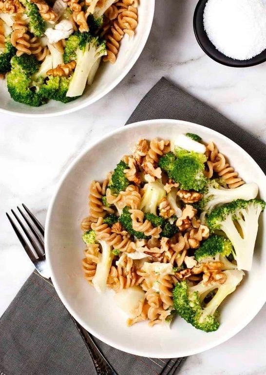 Brie and Broccoli Pasta
