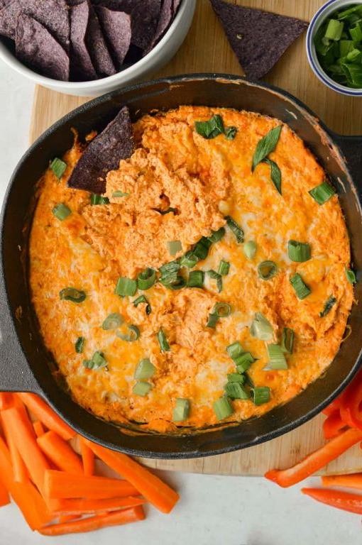 Buffalo Chicken Dip with Greek Yogurt
