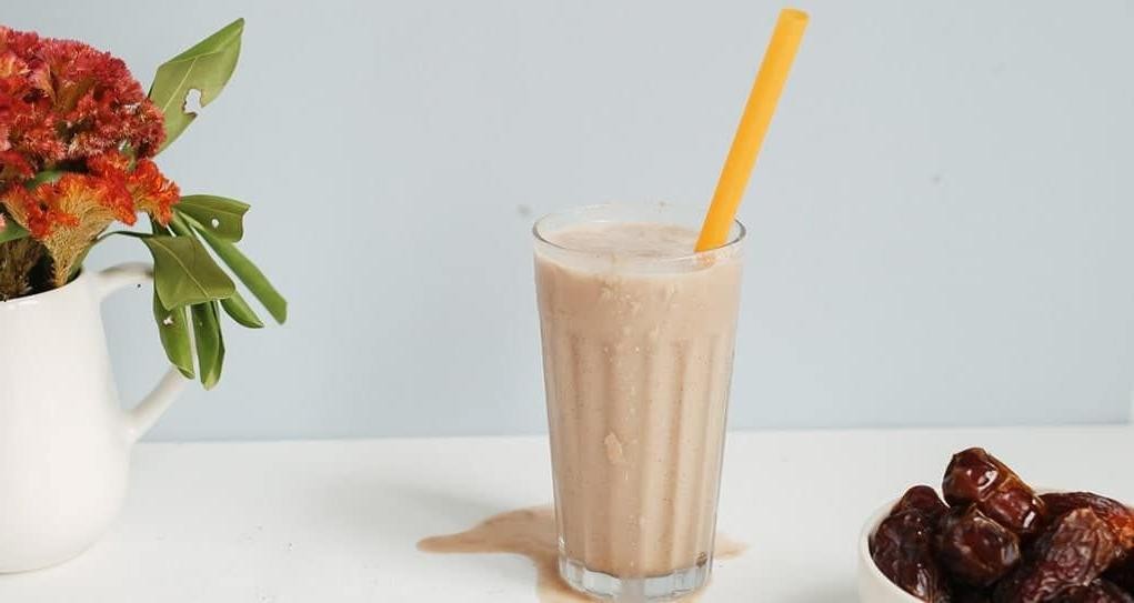 Caramel Date Shake Vegan