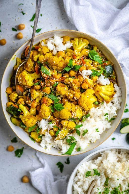 Cauliflower Rice and Chickpea Curry