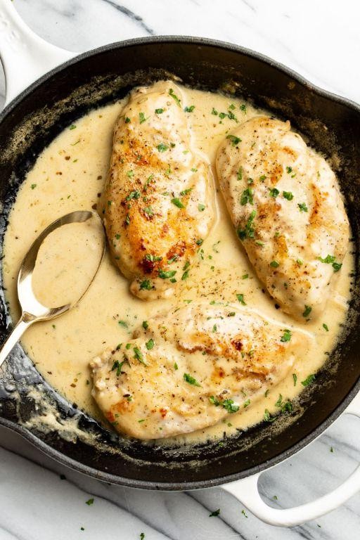 Chicken Breasts in White Wine Sauce