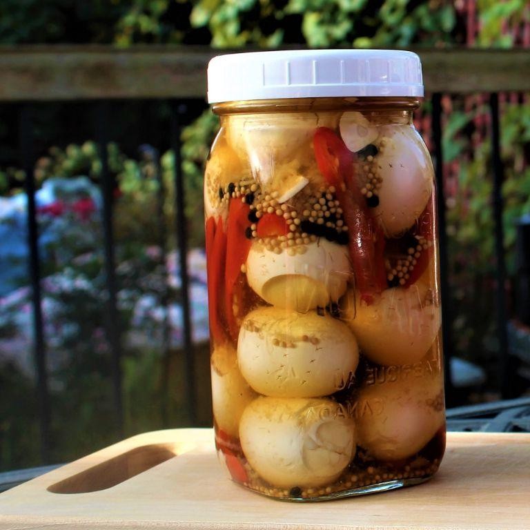 Chili Pepper Pickled Eggs