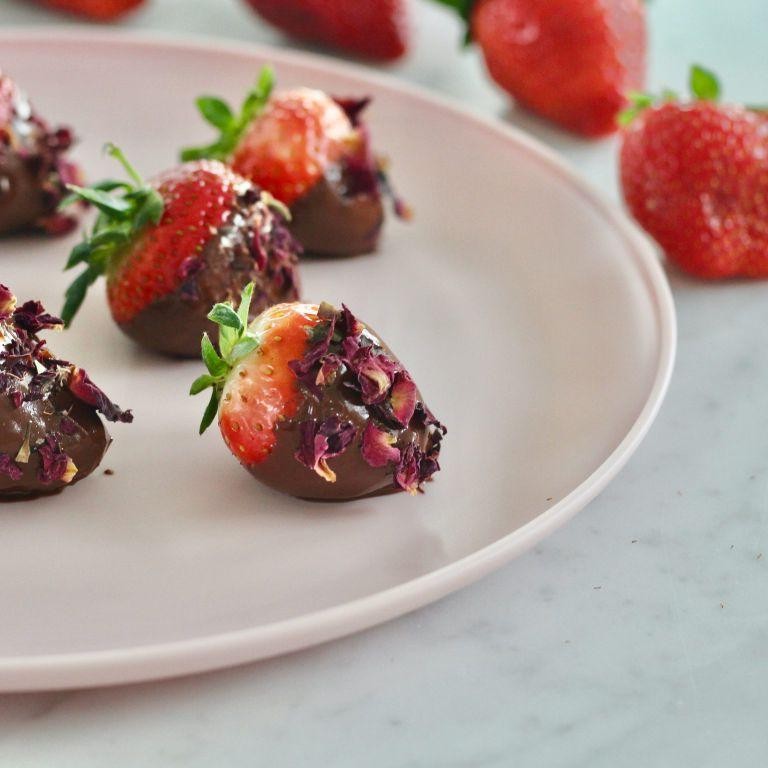 Chocolate Covered Strawberries with Cinnamon