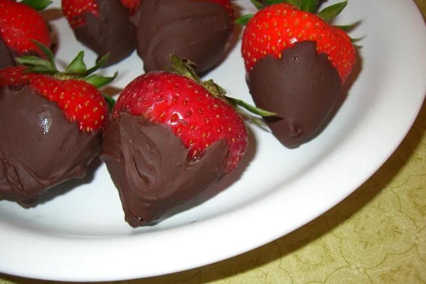 Chocolate Covered Strawberries with Espresso Powder