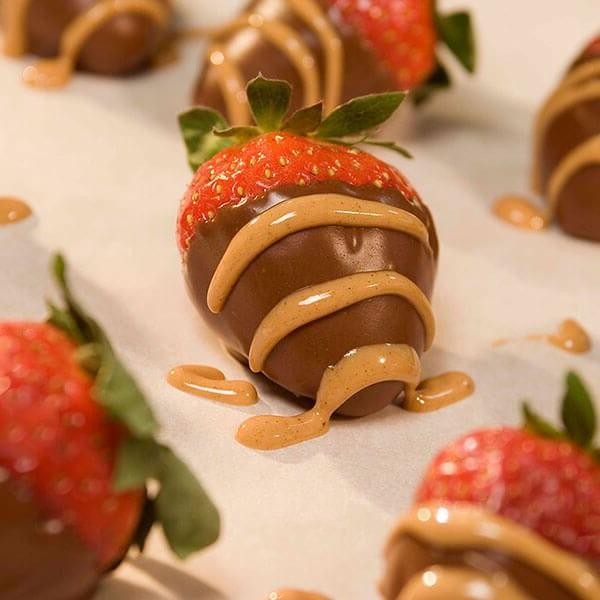 Chocolate Covered Strawberries with Peanut Butter Drizzle