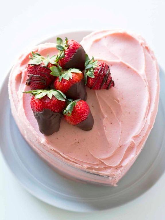 Chocolate Covered Strawberry Heart Cake