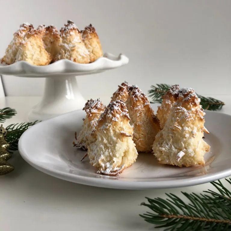 Christmas Coconut Macaroons
