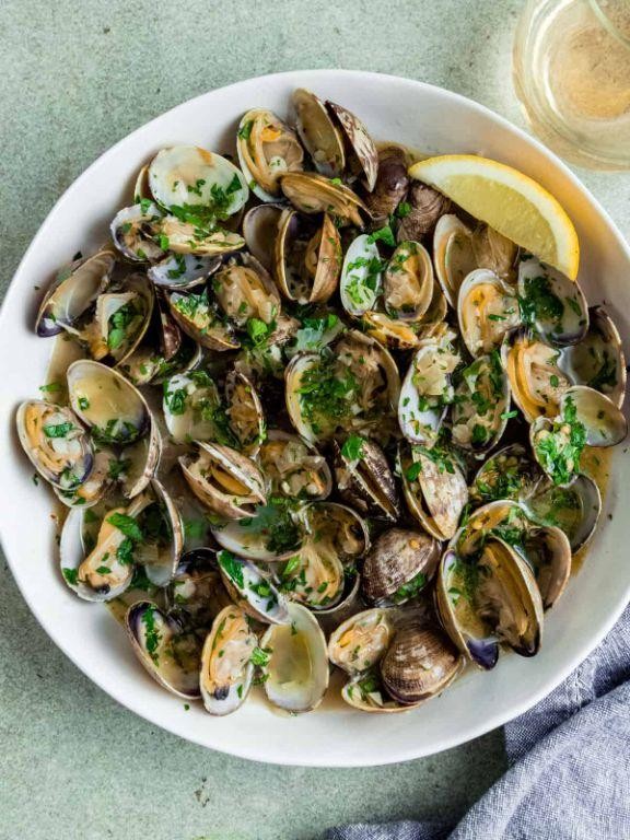 Clams Casino with White Wine Sauce