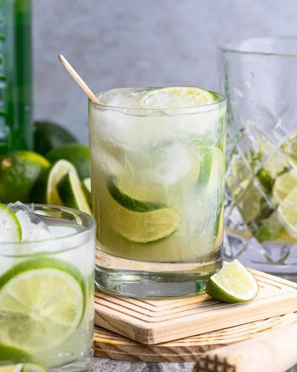 Classic Brazilian Caipirinha