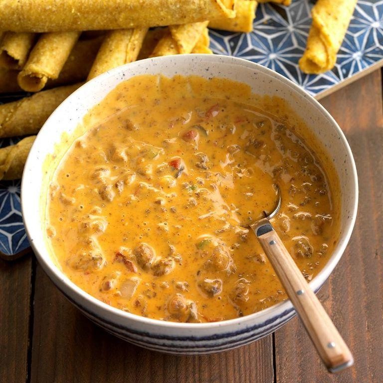Classic Chili Queso Dip