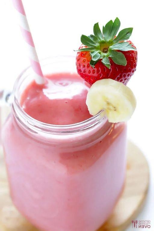 Classic Strawberry Banana Smoothie with Milk