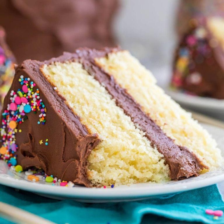 Classic Vanilla Sugar Spun Run Cake