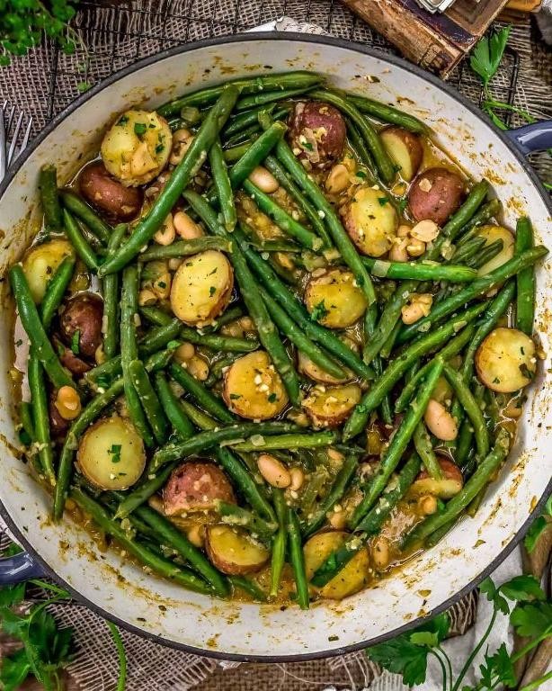 Country Potatoes and Green Beans Stir Fry