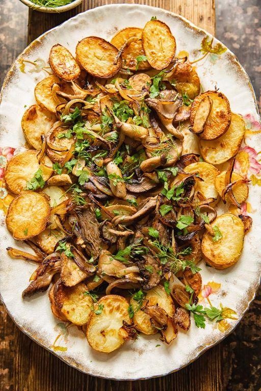 Country Potatoes with Mushrooms and Garlic