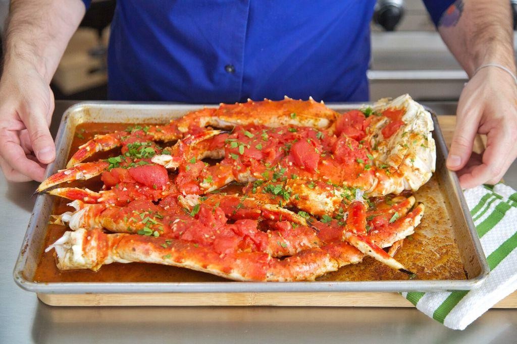 Crab Legs in Spicy Tomato Sauce
