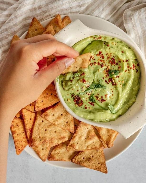 Creamy Avocado Veggie Dip