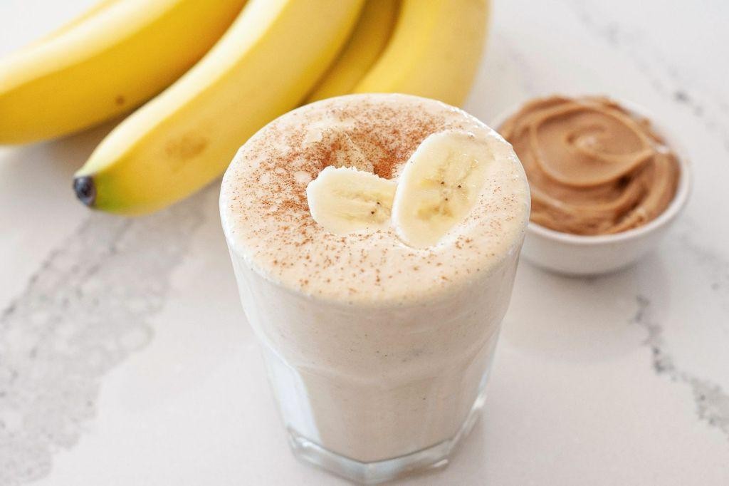 Creamy Banana Peanut Butter Smoothie