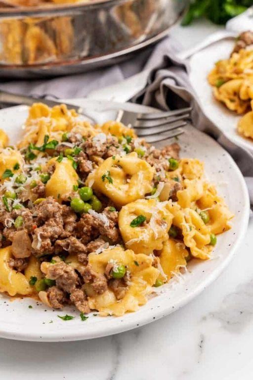 Creamy Tortellini with Ground Beef and Mushrooms