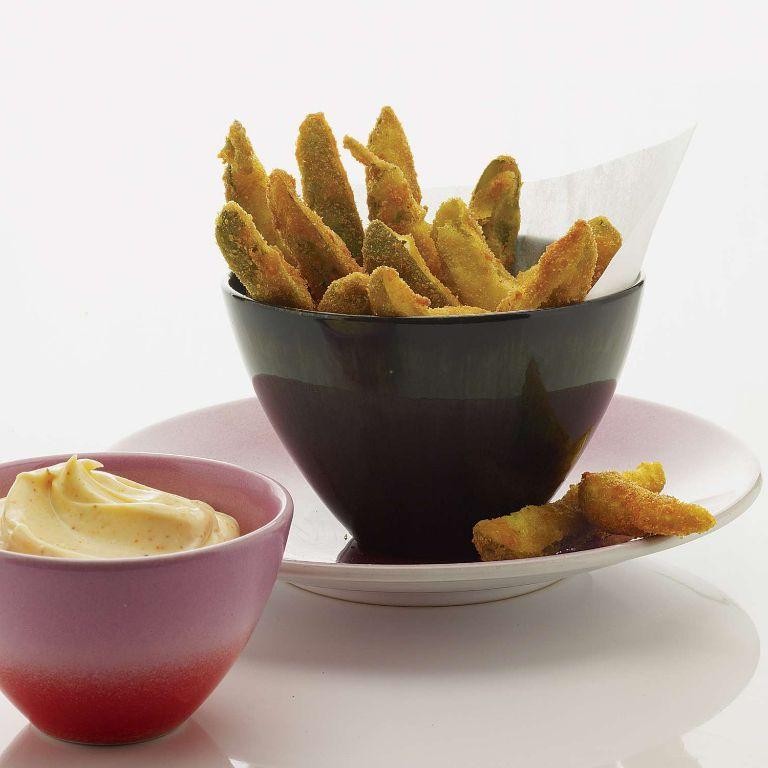 Crispy Fried Pickles with Spicy Mayo
