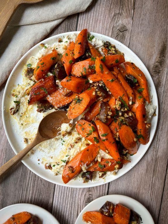 Date Syrup Glazed Carrots Vegan