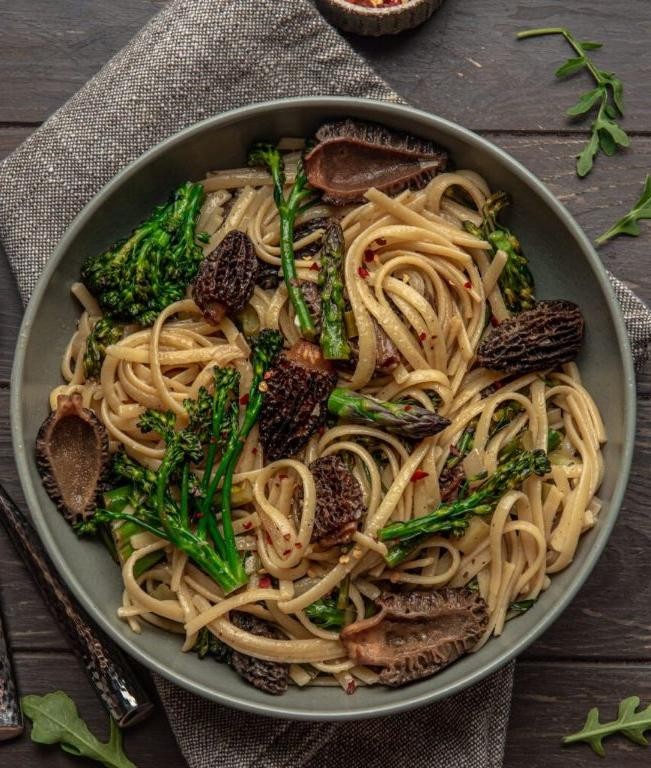 Dried Morel Mushroom and Spinach Pasta