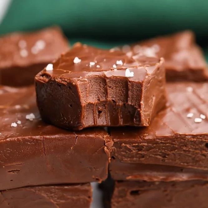 Easy Vegan Milk Chocolate Fudge