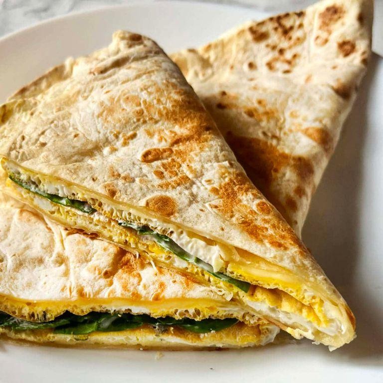 Egg and Spinach Breakfast Quesadilla