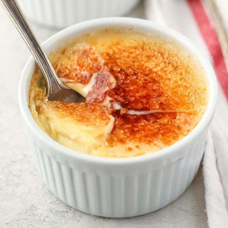 Exquisite Egg Yolk Crème Brûlée