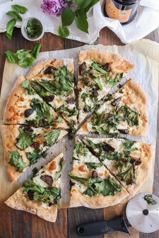 Fig and Gorgonzola White Pizza