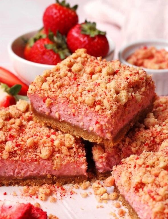 Freeze Dried Strawberries Cheesecake Bars
