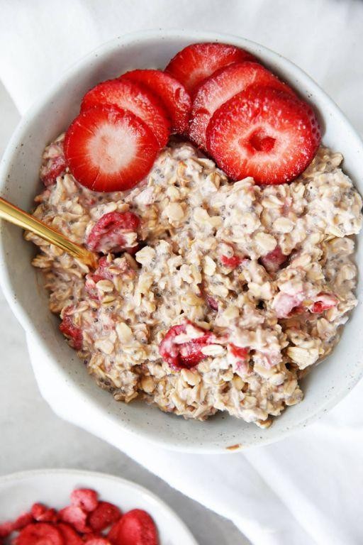 Freeze Dried Strawberries Oatmeal Breakfast