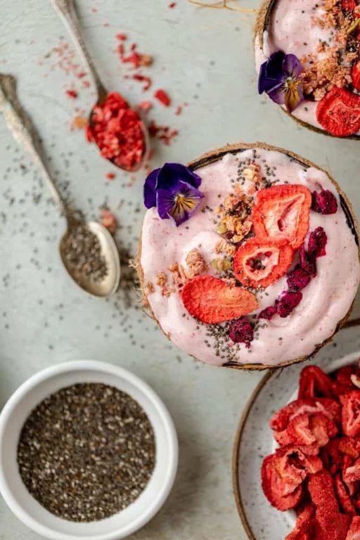 Freeze Dried Strawberries Smoothie Bowl