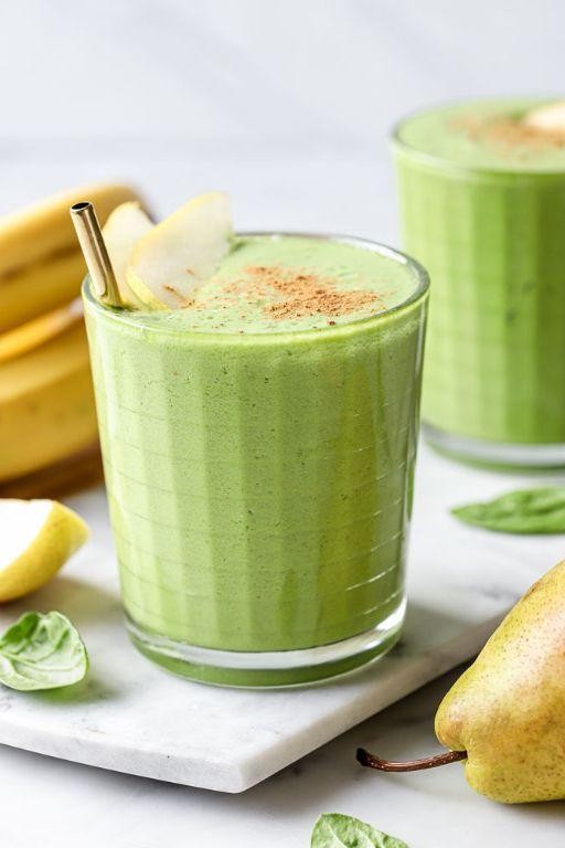Fresh Pear and Spinach Smoothie