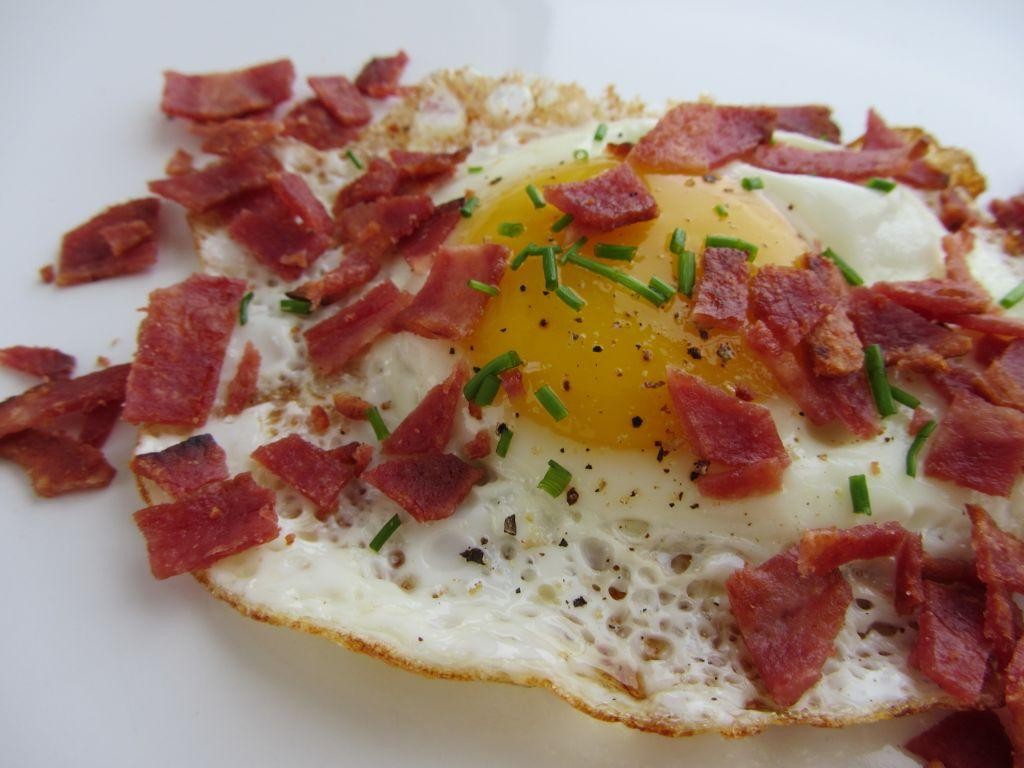 Fried Eggs with Turkey Bacon